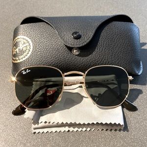 Ray-Ban Hexagonal Flat Sunglasses